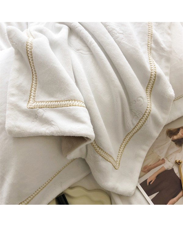 2025 Autumn and Winter New Products Luxury Gao Ding Condor Milk Velvet Series 1.5M Single Single Four -piece Baiyue Milk White